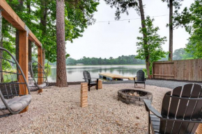 Montgomery Home with Pond Access, Fire Pit and More!